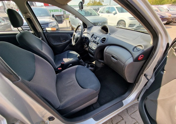 Toyota Yaris cena 6499 przebieg: 166177, rok produkcji 2003 z Daleszyce małe 137